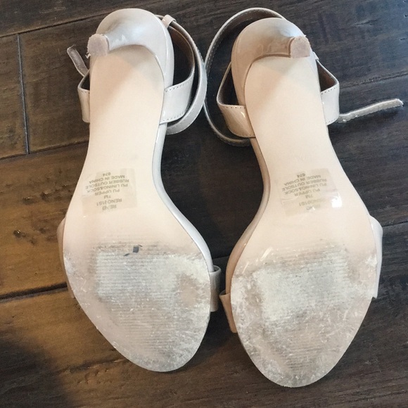 Steve Madden 7 Tan Sandal Heel - Picture 4 of 5